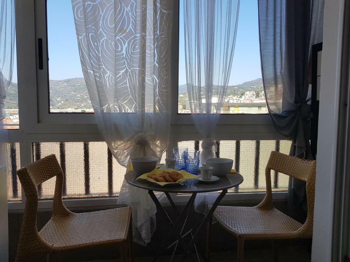 Ferienwohnung Romantica Fuga Con Vista Panoramica Sulla Citta Di Savona Exterior foto
